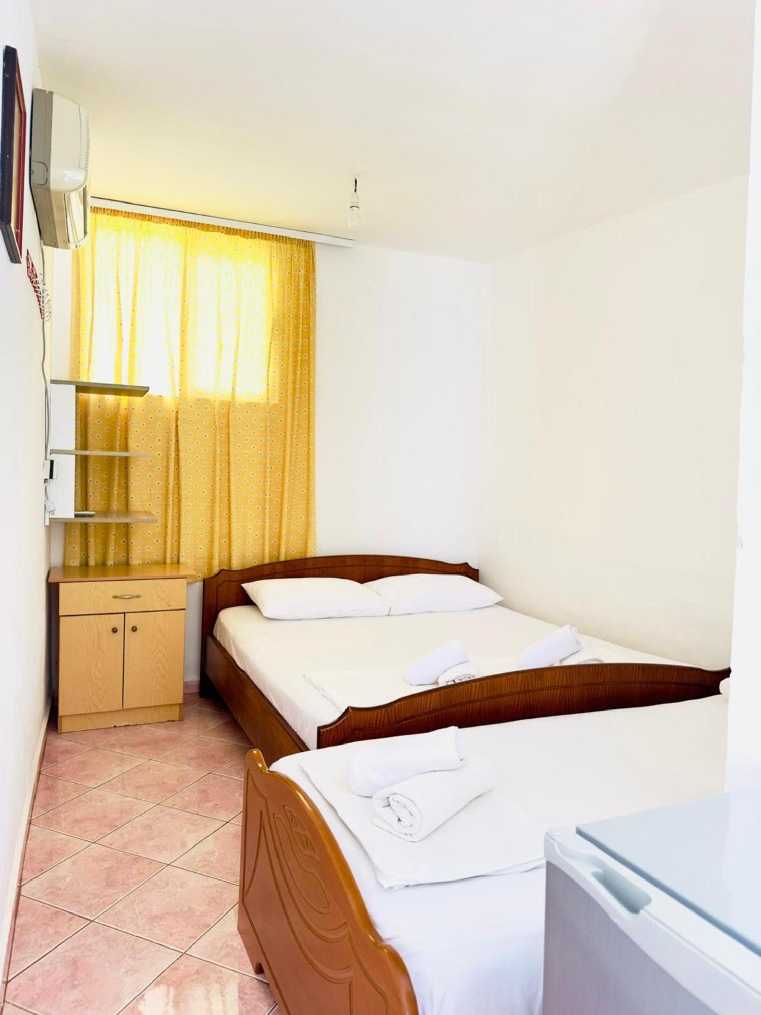 Bunec Seascape Villa Piqeras 外观 照片